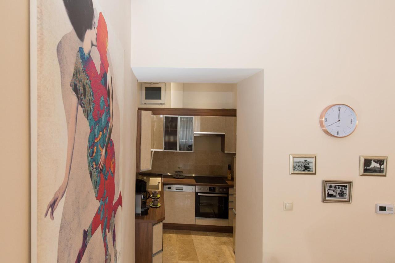 Elegant Apartment With Buda Castle View Budapest Exterior photo