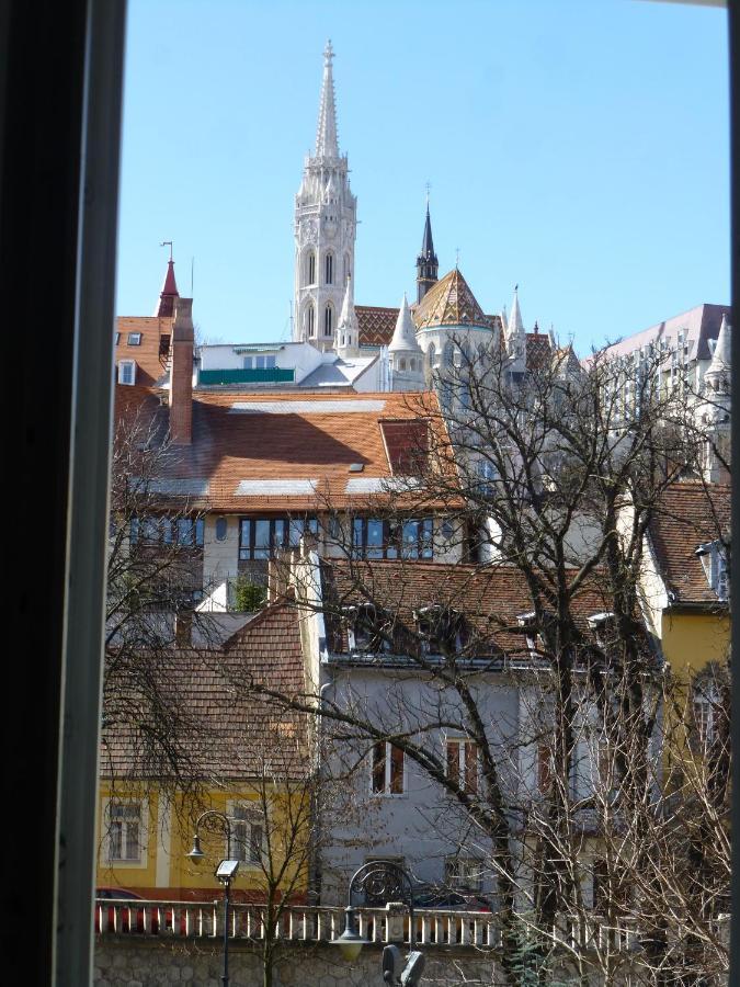 Elegant Apartment With Buda Castle View Budapest Exterior photo